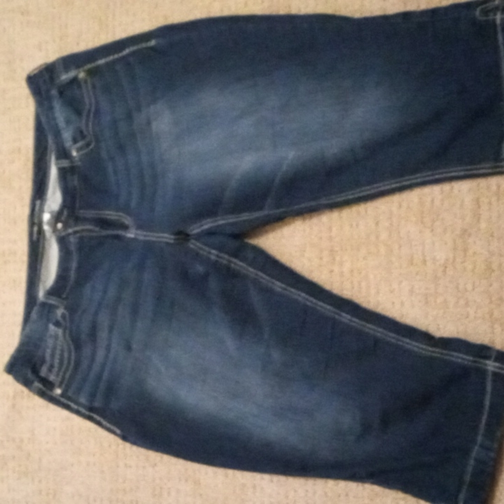 Maurices Capri 20 W